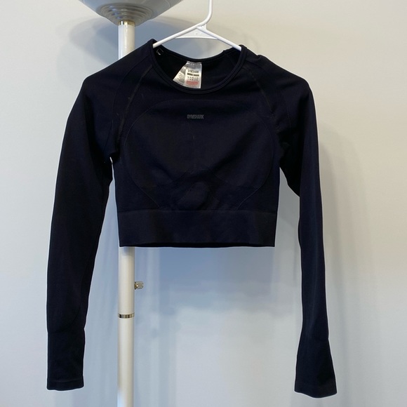 Gymshark long sleeve cropped top with cutout back - Picture 3 of 6